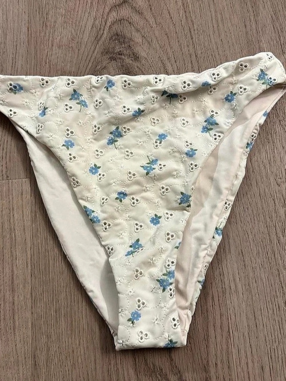 dippin daisys Floral Bikini Bottom in Cream & Blue Size Small NWT
